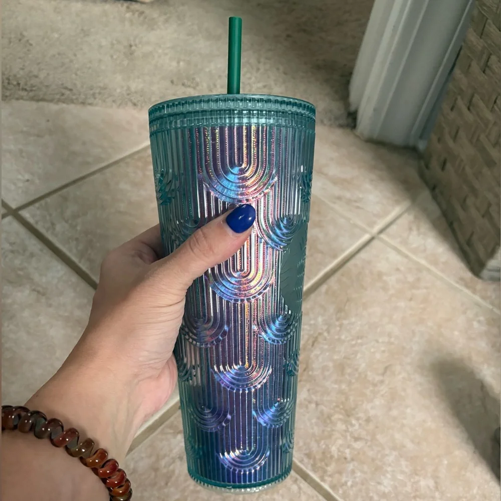 Starbucks Iridescent Mermaid Scale Tumbler Cup - Venti 24oz Spring 2022